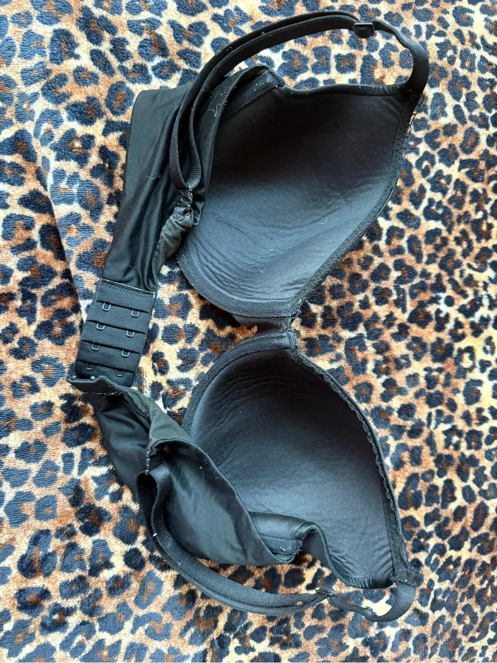 Victoria's Secret Black Smooth Molded Bra